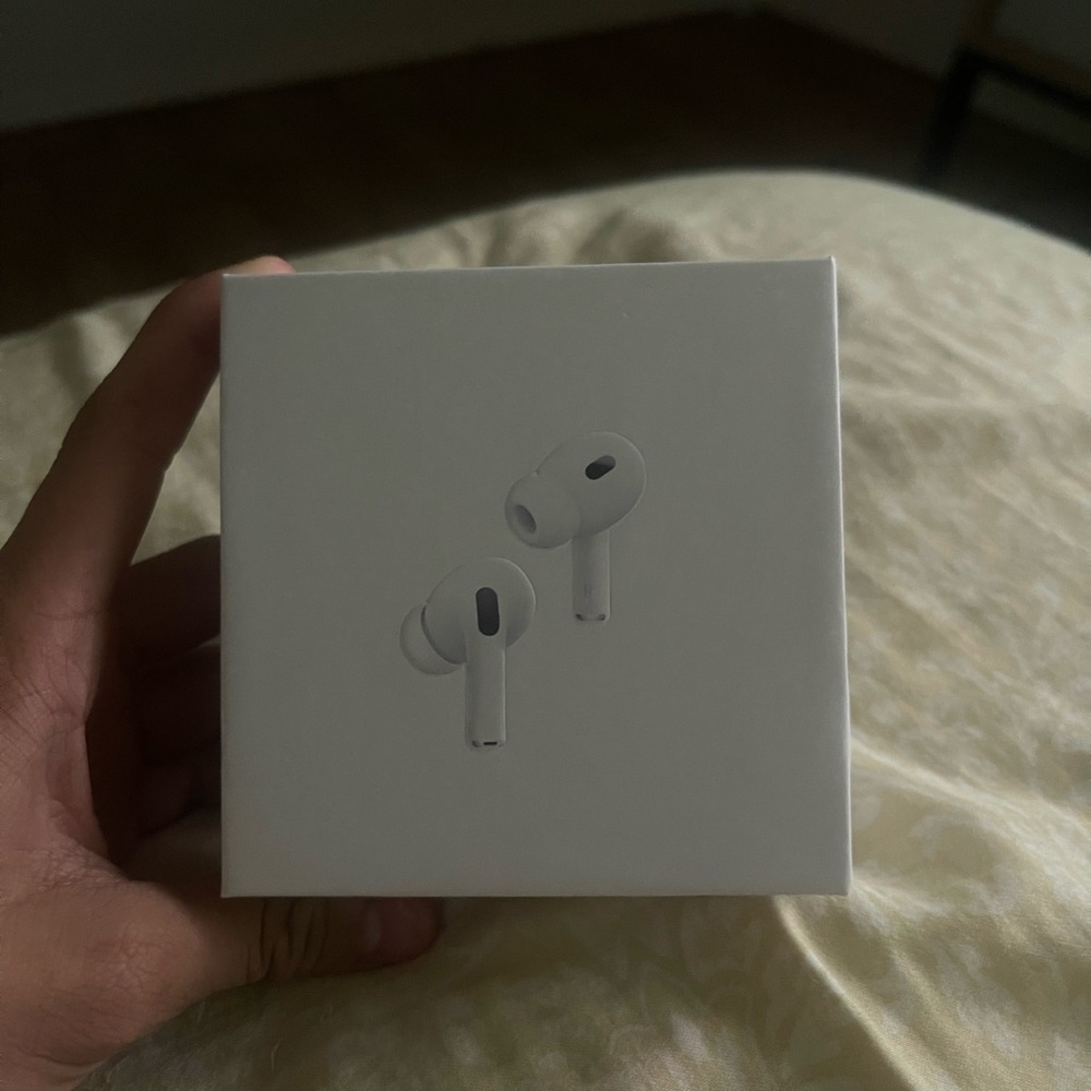 Apple White Earbud Headphones